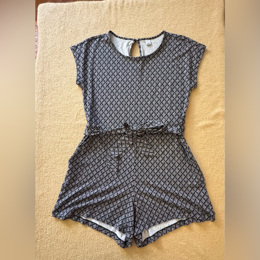 Old Navy Black & White Printed Romper